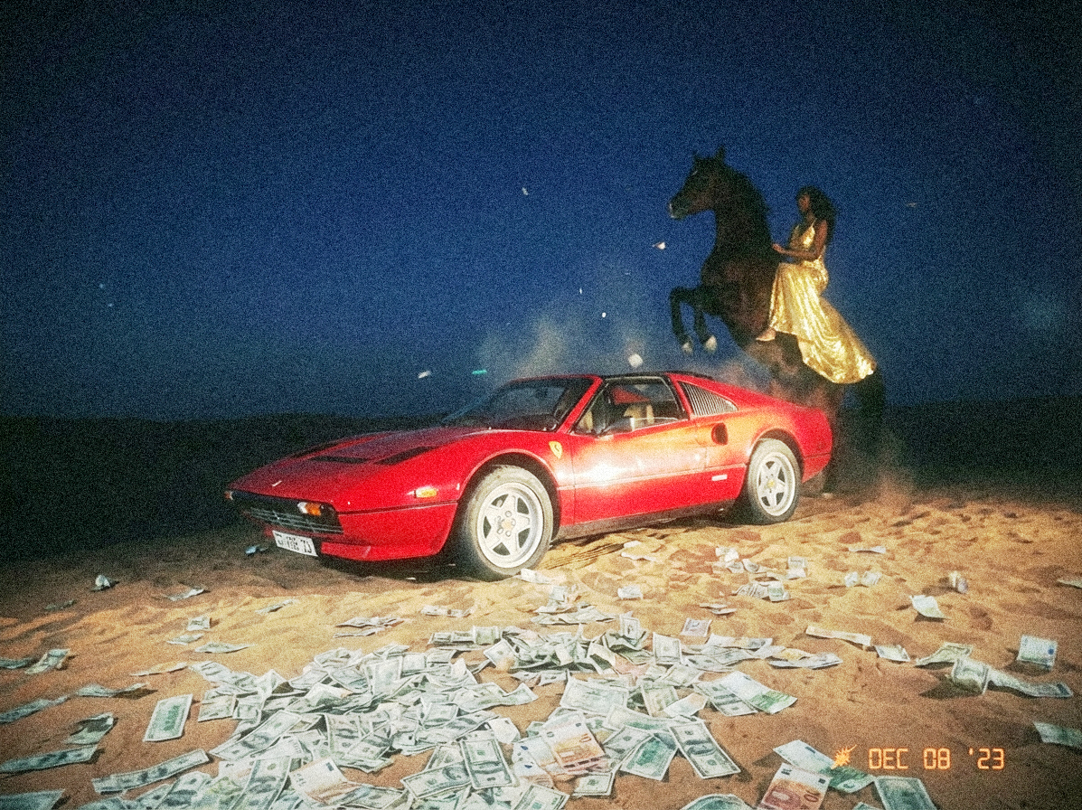 modella ai cavallo ferrari graphic designer